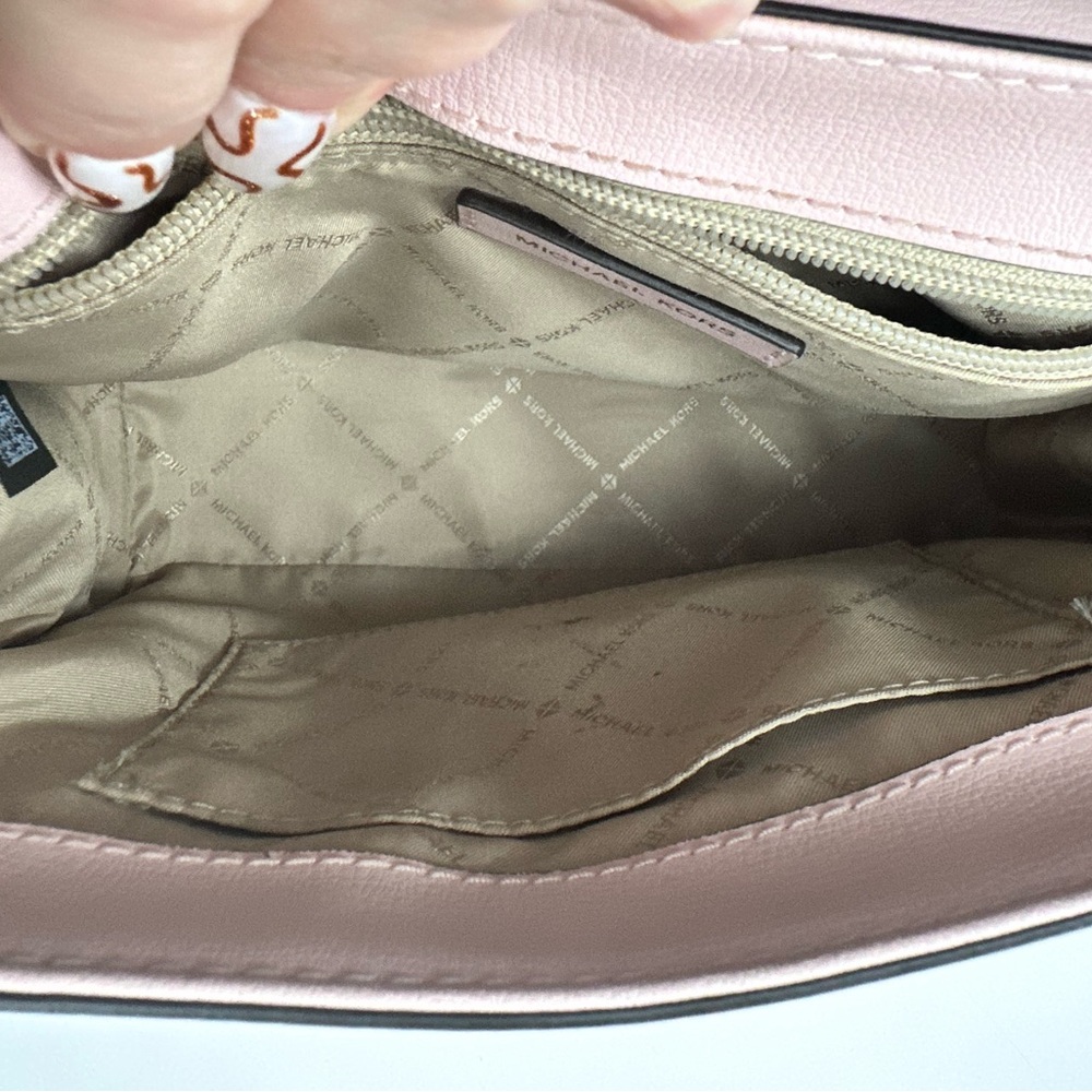 Michael Kors Blush Crossbody Bag w MK turnkey lock on front - Picture 7 of 13